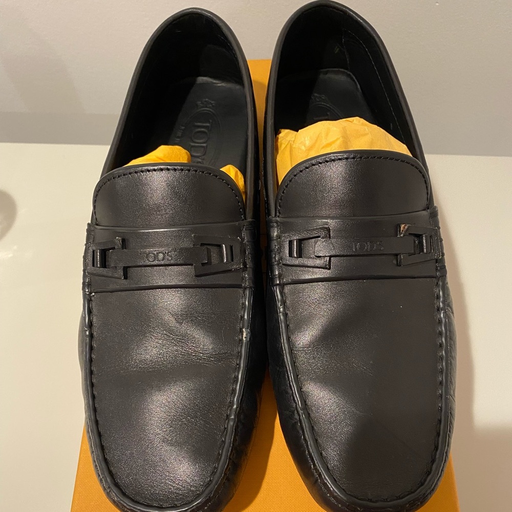 TOD’S mens black loafer